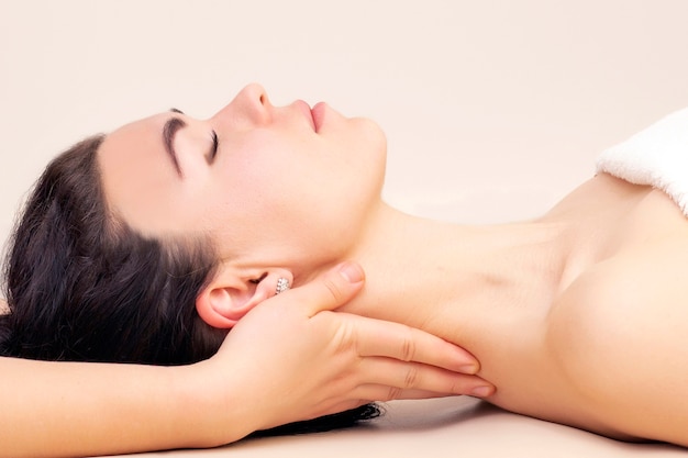 Women back & neck massage